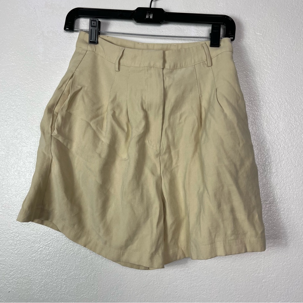 Astr The Label Melrose Pleated Shorts Size Small Pastel Yellow